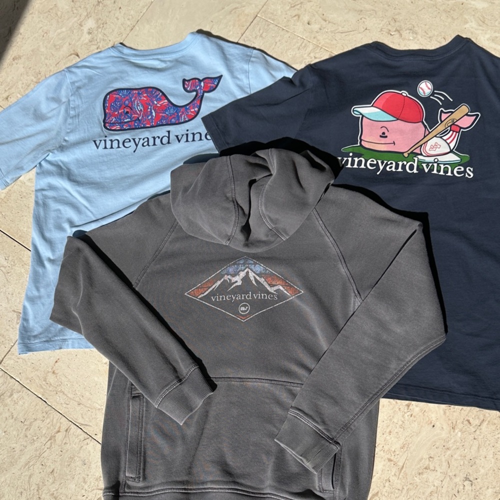 Vineyard Vines boys Large baseball t shirt, hoodie, and light blue t shirt
